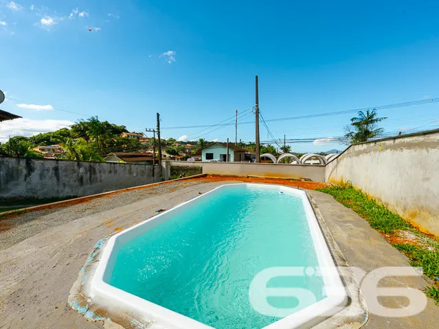 Apresentamos com exclusividade uma residĂȘncia que