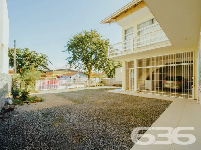 ESPAĂO E SOFISTICAĂĂO NO BAIRRO BUCAREIN: SOBRADO