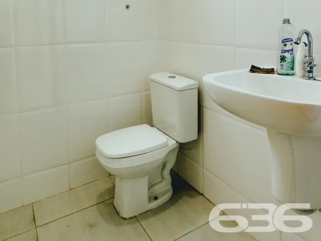 ESPAĂO E SOFISTICAĂĂO NO BAIRRO BUCAREIN: SOBRADO