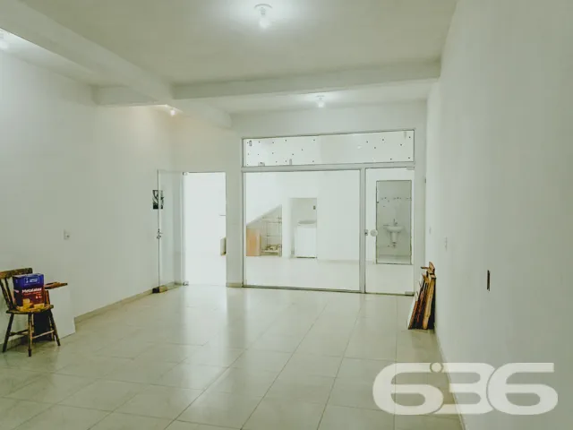 ESPAĂO E SOFISTICAĂĂO NO BAIRRO BUCAREIN: SOBRADO