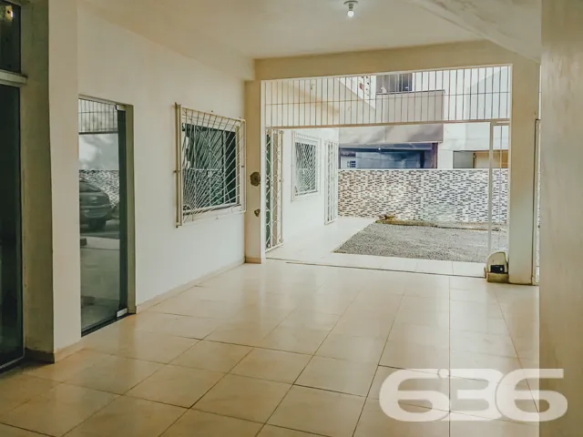 ESPAĂO E SOFISTICAĂĂO NO BAIRRO BUCAREIN: SOBRADO