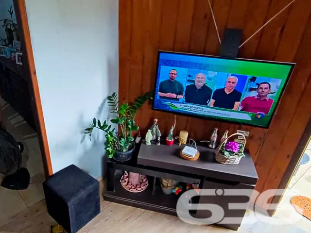 CASA COM 3 DORMITĂRIOS NO BAIRRO PARANAGUAMIRIM
D