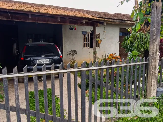 CASA COM 3 DORMITĂRIOS NO BAIRRO PARANAGUAMIRIM
D