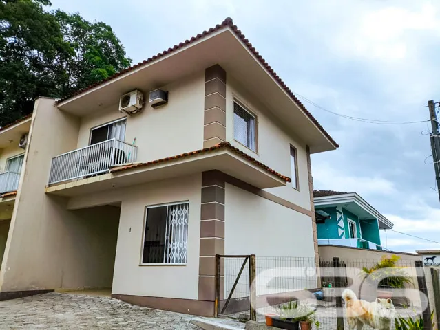 Sobrado Geminado no Bairro Boa Vista, Joinville (S