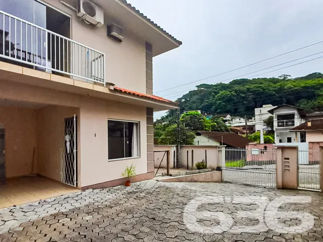 Sobrado Geminado no Bairro Boa Vista, Joinville (S