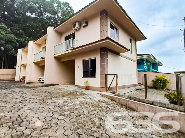 Sobrado Geminado no Bairro Boa Vista, Joinville (S