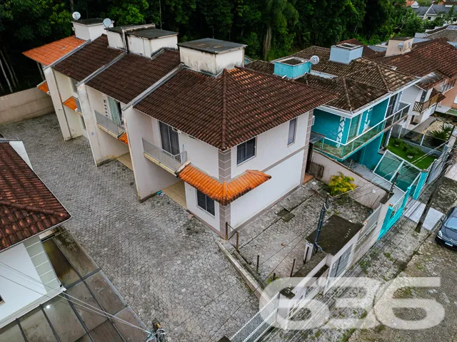 Sobrado Geminado no Bairro Boa Vista, Joinville (S
