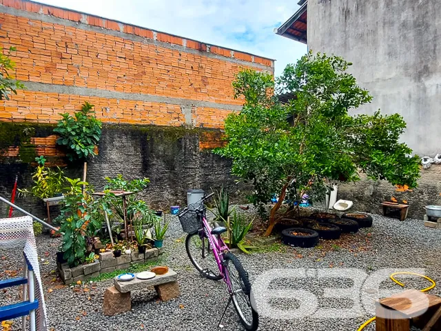 OPORTUNIDADE ÚNICA NO BAIRRO IRIRIÚ: TERRENO ESPAÇ