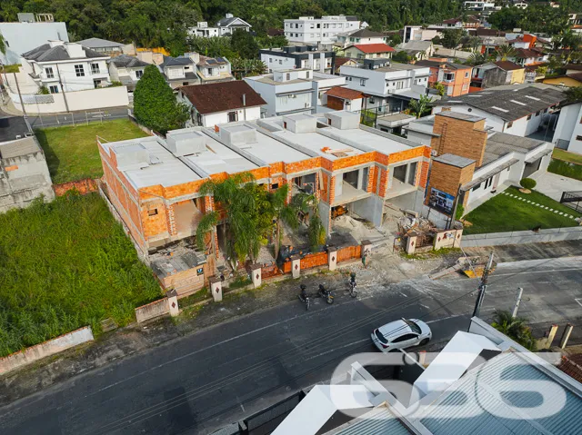 Residência Moderna Geminada no Saguaçu - Lançament