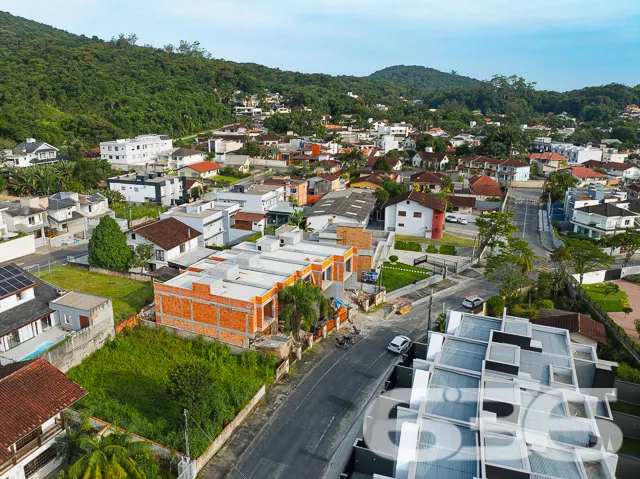 Residência Moderna Geminada no Saguaçu - Lançament