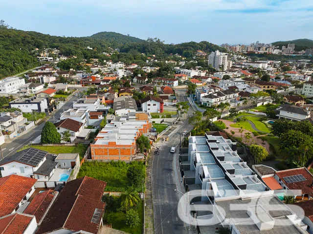 Residência Moderna Geminada no Saguaçu - Lançament