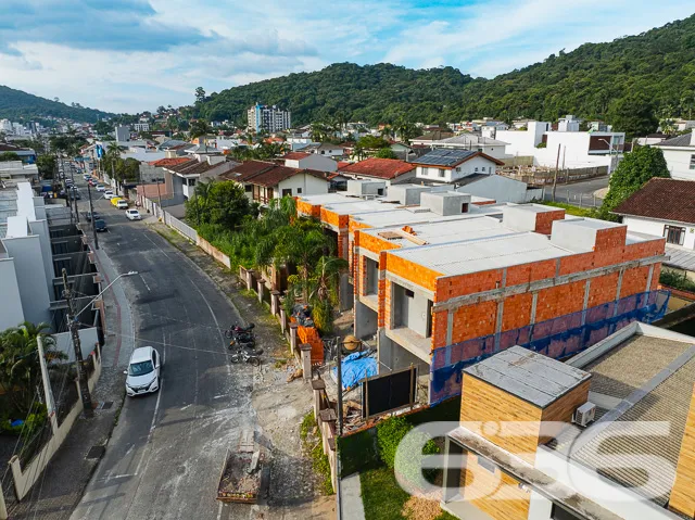 Residência Moderna Geminada no Saguaçu - Lançament