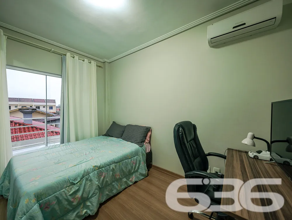 Residência Geminada à Venda no Bairro Jardim Iriri