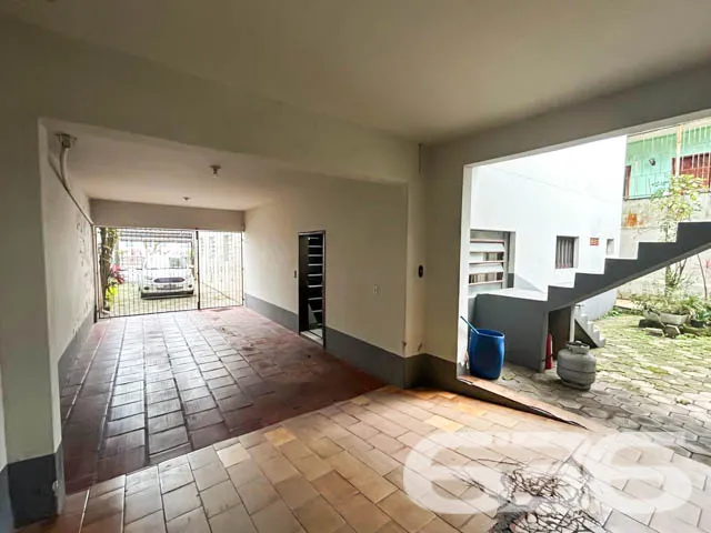 ImĂłvel para Venda - Sobrado Amplo em Joinville, SC