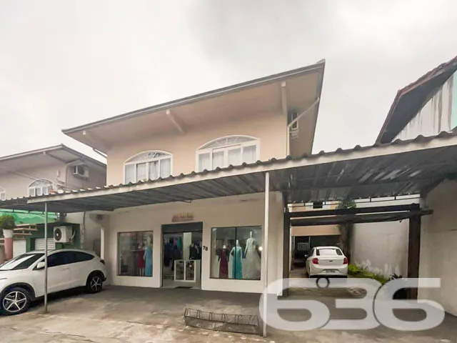 ImĂłvel para Venda - Sobrado Amplo em Joinville, SC