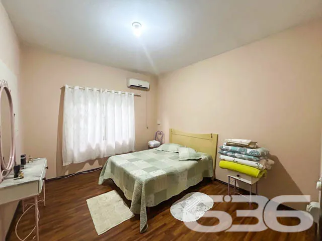 ImĂłvel para Venda - Sobrado Amplo em Joinville, SC