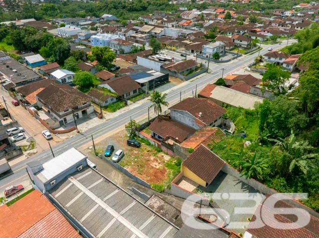 Confira este terreno à venda em uma excelente loca