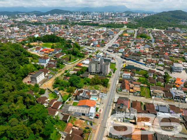 Confira este terreno à venda em uma excelente loca