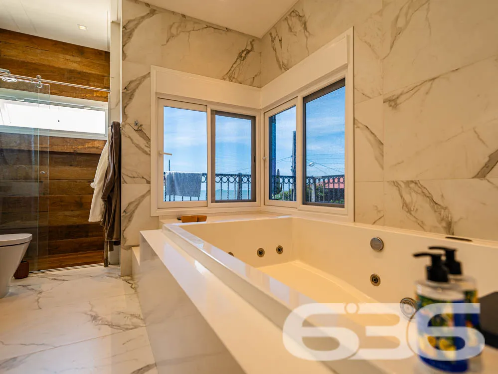 Encante-se com o luxo e a sofisticação desta resid