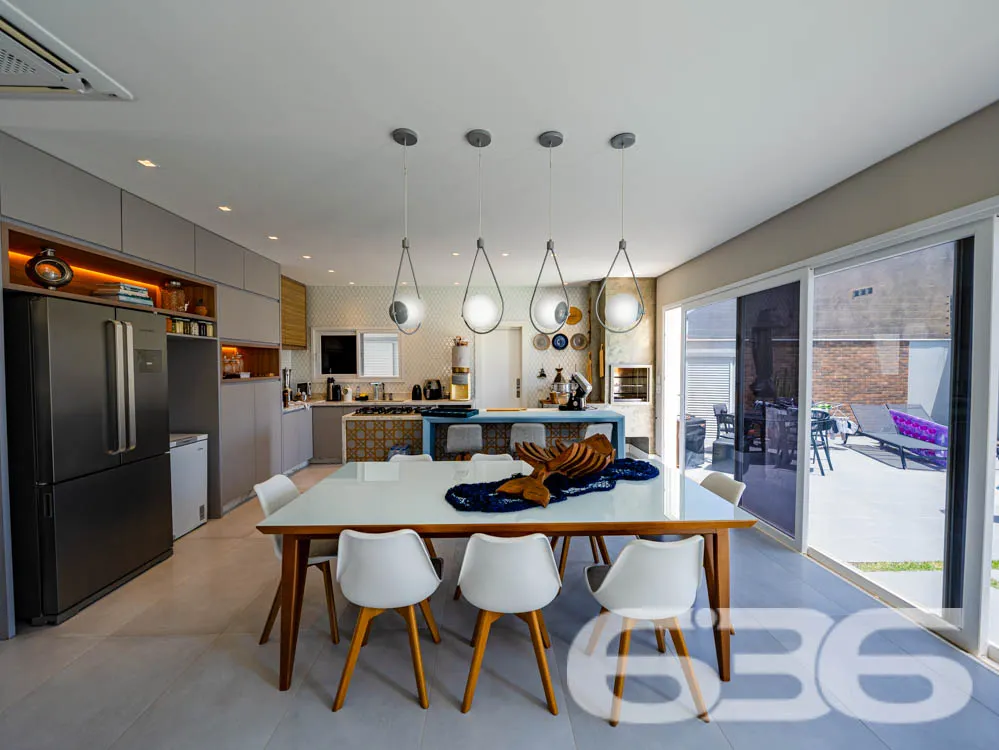 Encante-se com o luxo e a sofisticação desta resid
