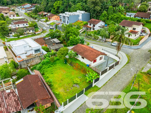 Localizado no charmoso bairro Boa Vista, este terr