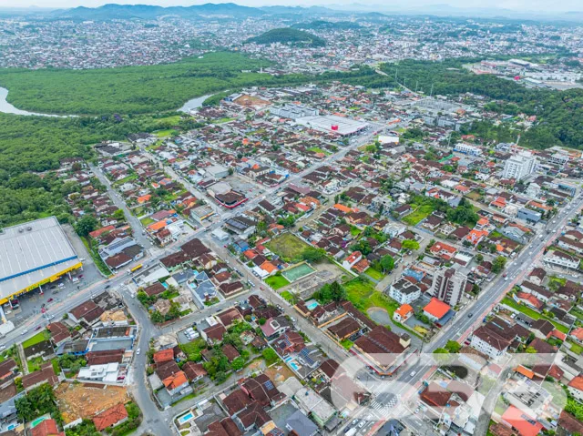 Localizado no charmoso bairro Boa Vista, este terr