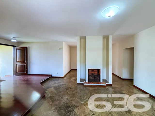 Descubra o charme e a elegância nesta residência t