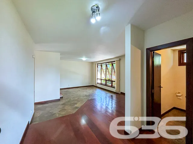 Descubra o charme e a elegância nesta residência t