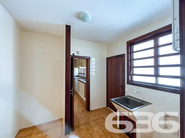 Descubra o charme e a elegância nesta residência t