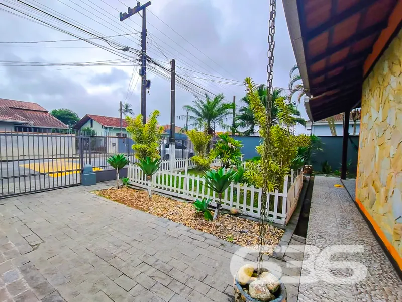 Casa térrea à venda no bairro João Costa em Joinvi