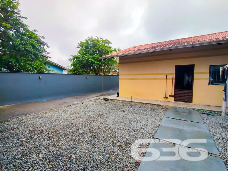 Casa térrea à venda no bairro João Costa em Joinvi