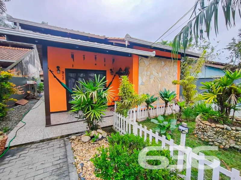 Casa térrea à venda no bairro João Costa em Joinvi