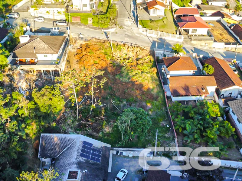 Oportunidade Única: Terreno Amplo à Venda no Coraç
