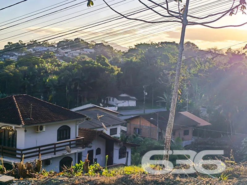 Oportunidade Única: Terreno Amplo à Venda no Coraç