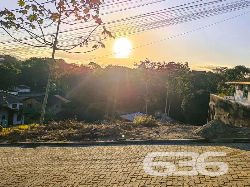 Oportunidade Única: Terreno Amplo à Venda no Coraç