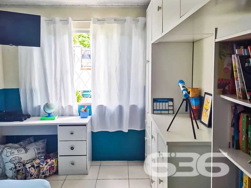 Explore a oportunidade única de adquirir uma resid