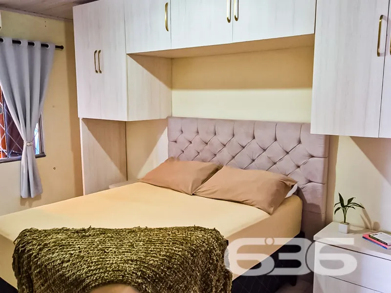 Explore a oportunidade única de adquirir uma resid
