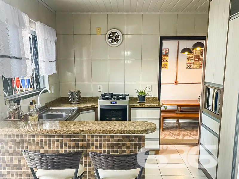Explore a oportunidade única de adquirir uma resid
