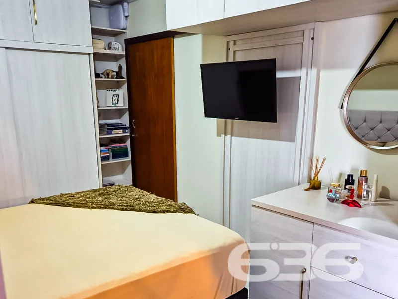 Explore a oportunidade única de adquirir uma resid