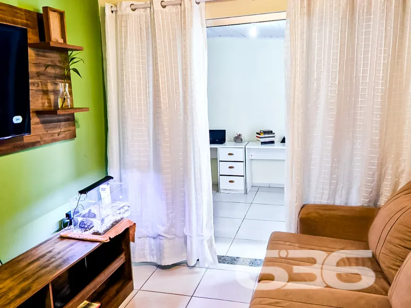 Explore a oportunidade única de adquirir uma resid