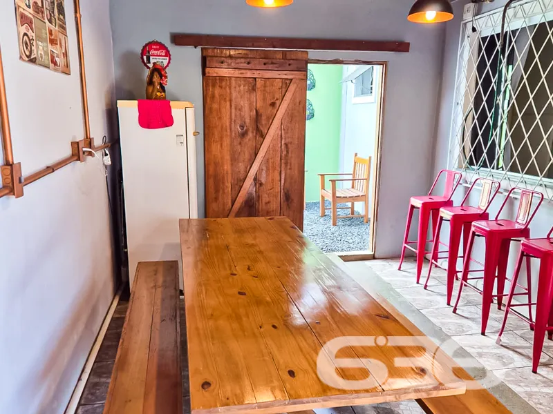 Explore a oportunidade única de adquirir uma resid