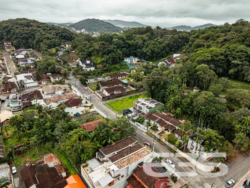 Descubra o Sobrado dos Seus Sonhos no Bairro Glóri
