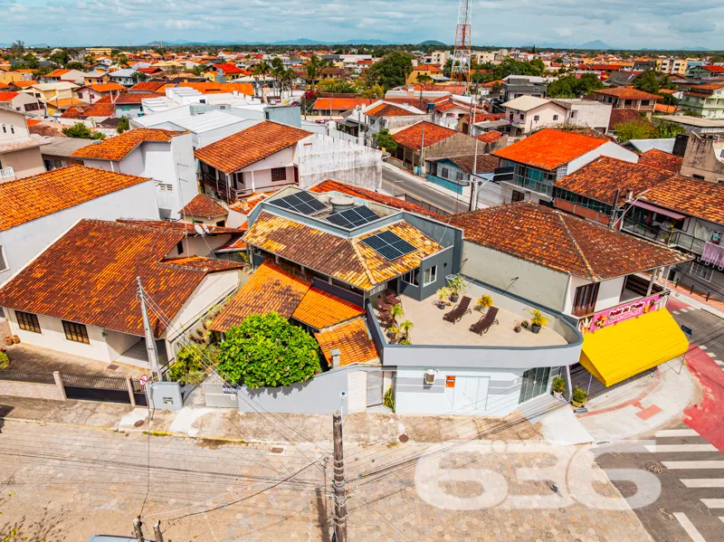 Descubra o Sobrado dos Seus Sonhos no Coração de B