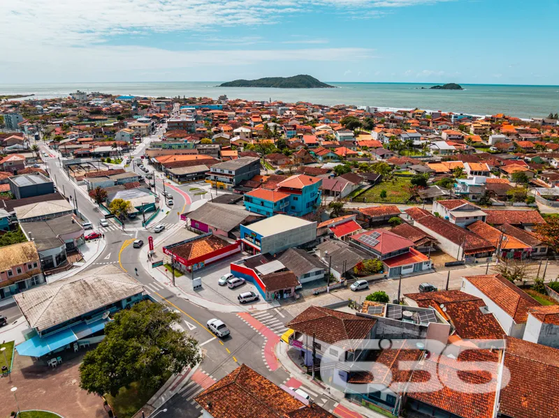 Descubra o Sobrado dos Seus Sonhos no Coração de B