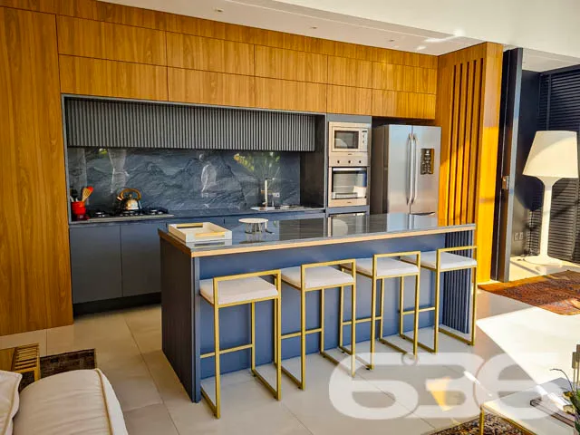 BELÍSSIMO APARTAMENTO COM 4 SUÍTES E 3 VAGAS DE GA