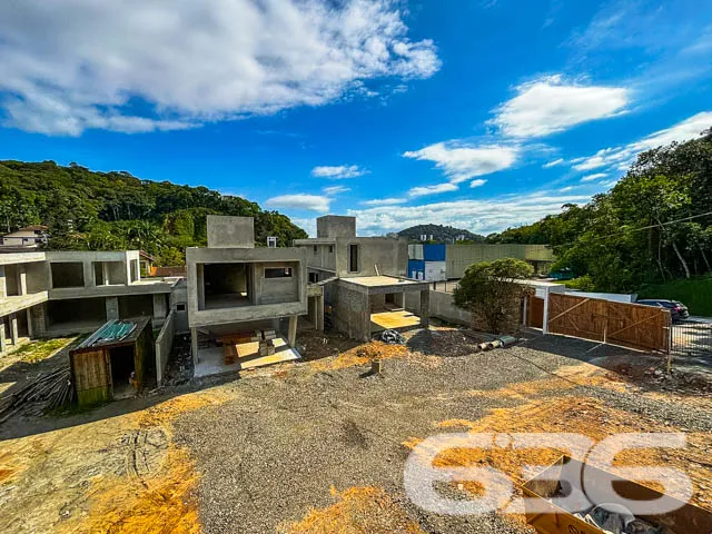 Descubra a perfeição em cada detalhe neste sofisti