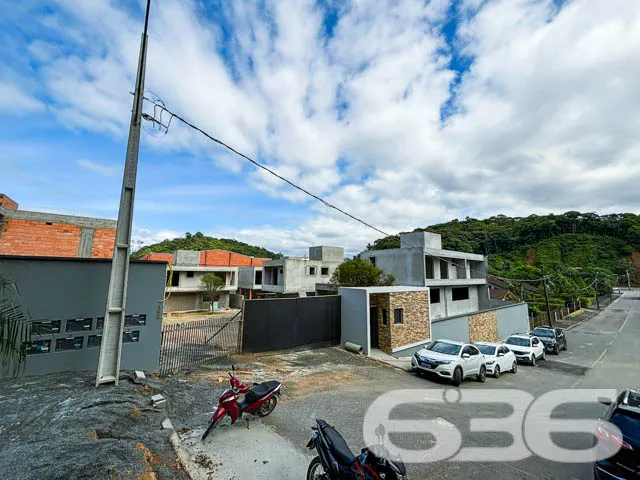 Descubra a perfeição em cada detalhe neste sofisti