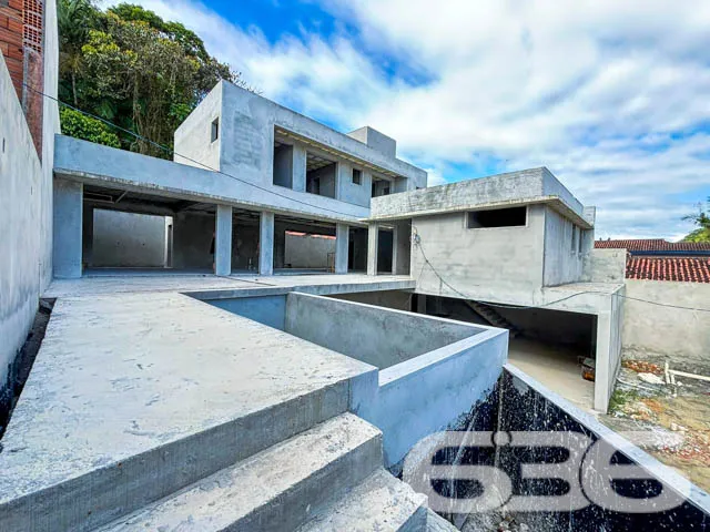 Descubra a perfeição em cada detalhe neste sofisti