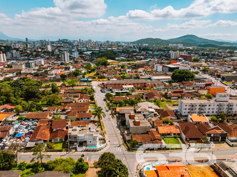 Descubra o seu novo lar no coração pulsante de Joi
