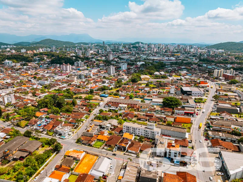 Descubra o seu novo lar no coração pulsante de Joi